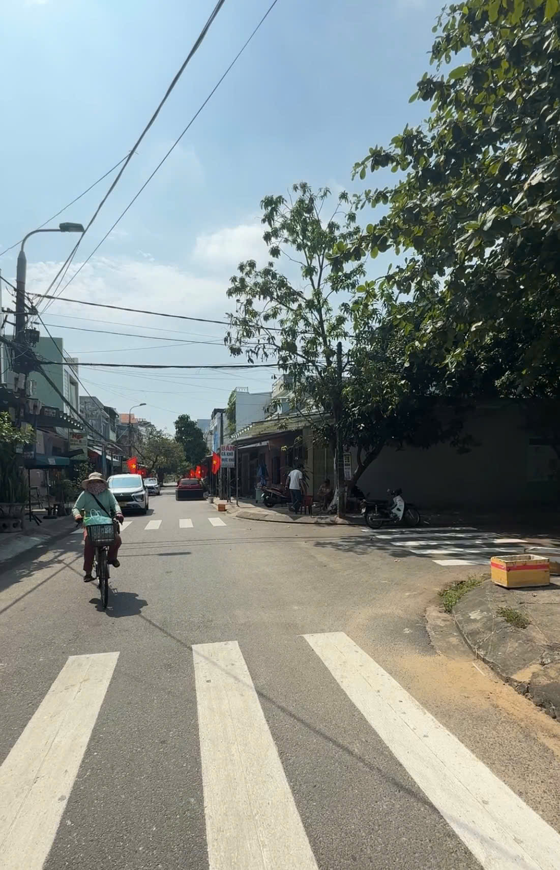 Nhà 2 Tầng - Rất kiên cố, Đường 5.5m sát biển đường Giáp Văn Cương - Ảnh chính